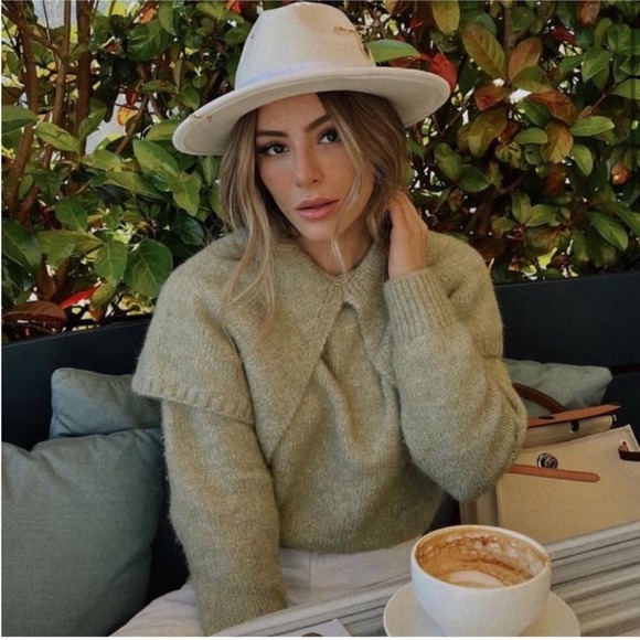 Zara Sweaters - ZARA Wide Lapel Knit Sweater size Medium